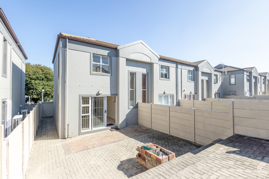 2 Bedroom Property for Sale in Brackenfell South Western Cape